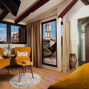 Penzion Old Town Stars With Free Parking, Trogir