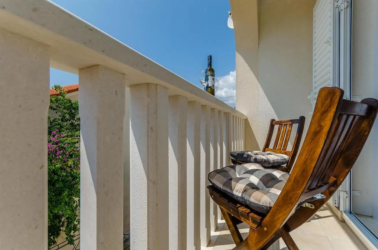 Apartments And Room Maestral 0*, Trogir