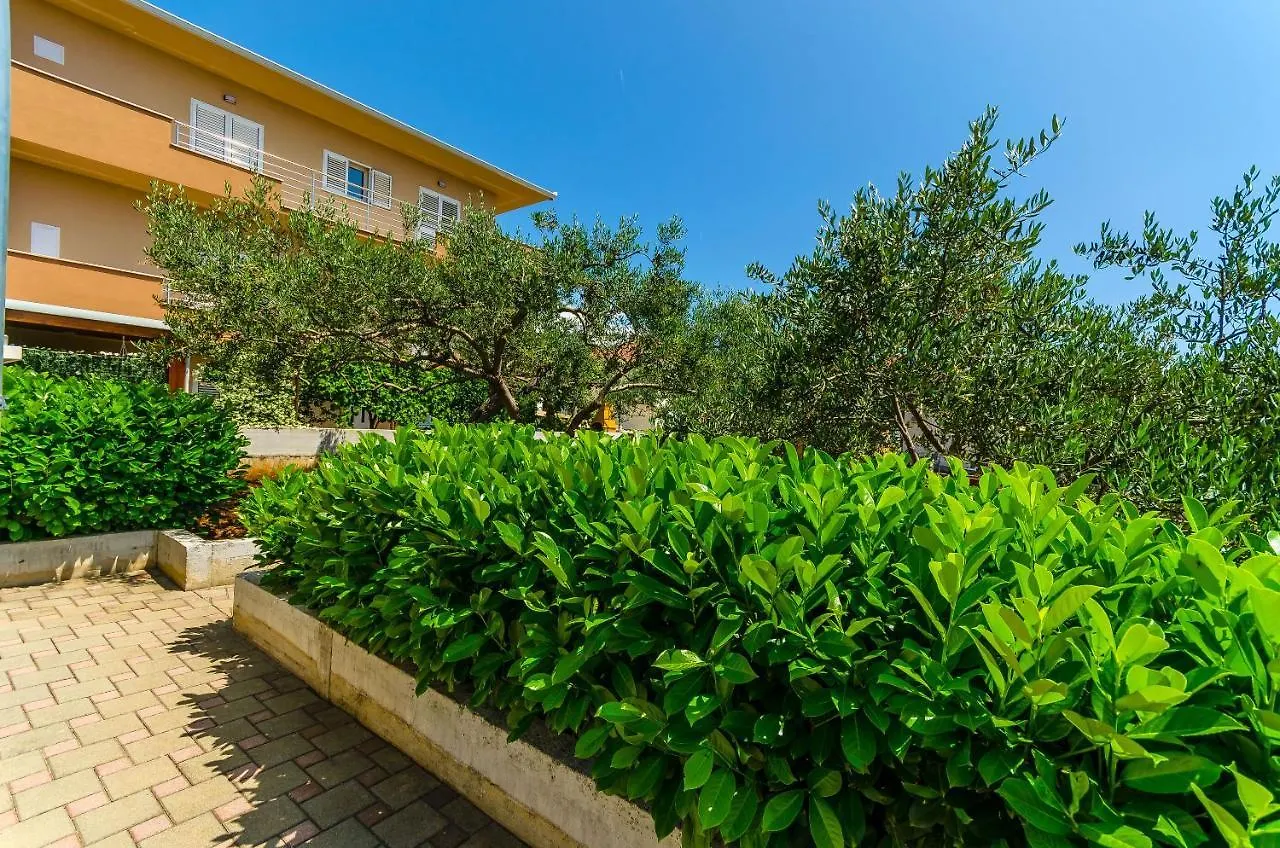 Apartments And Room Maestral  Trogir