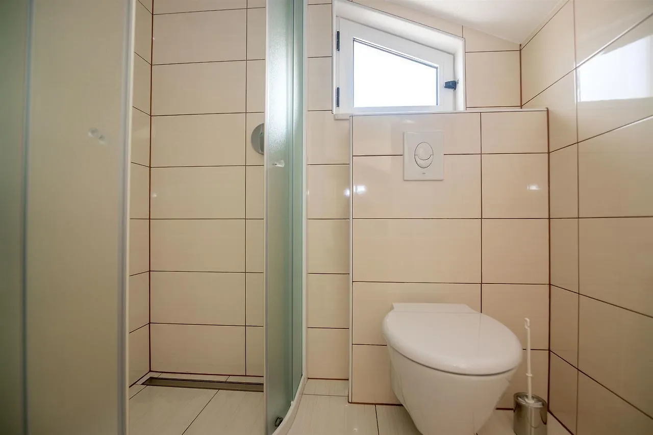 Apartments And Room Maestral Croatia